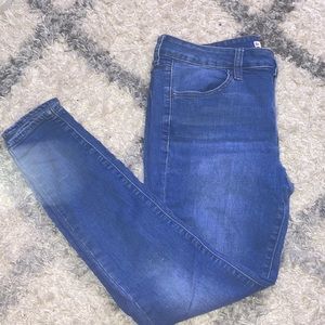 Low Rise Jeans